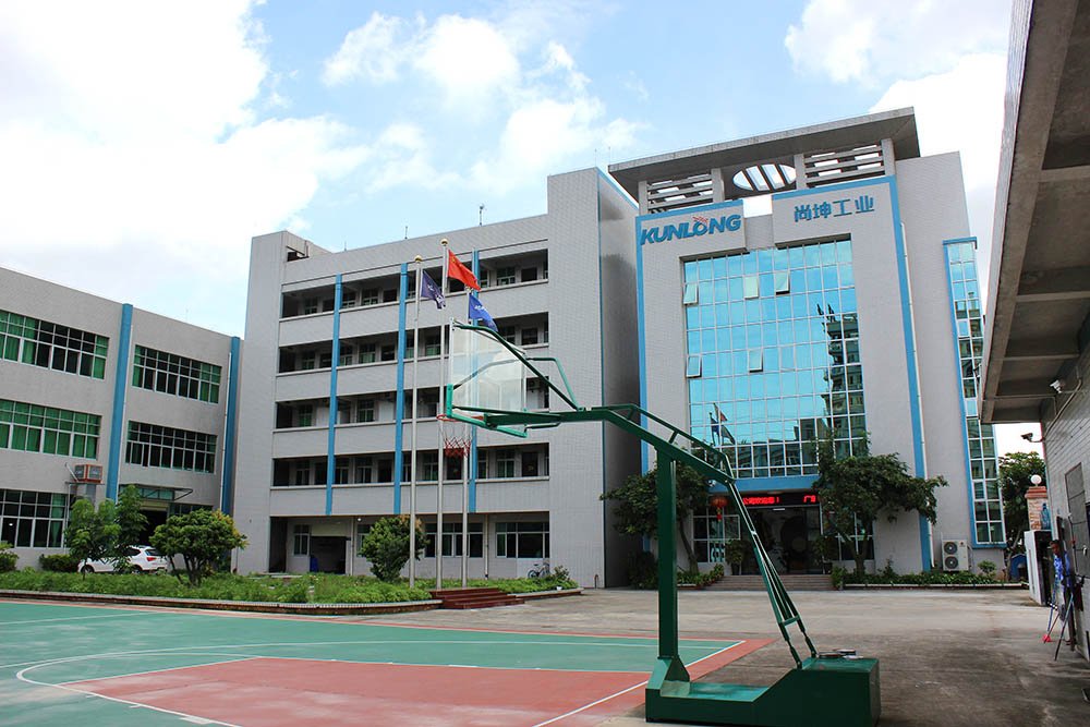 صور من Factory2.jpg